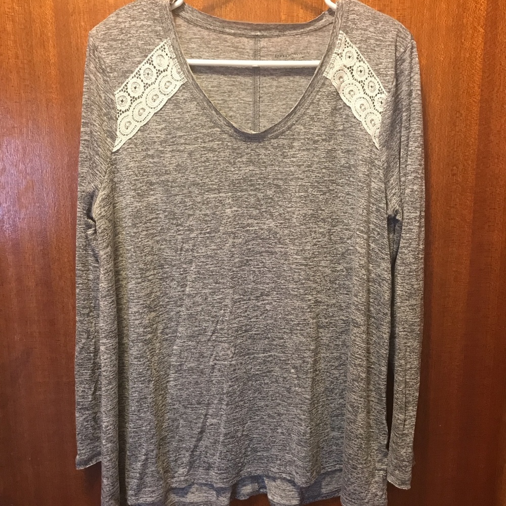 Liz Lange Maternity Shirt Size L